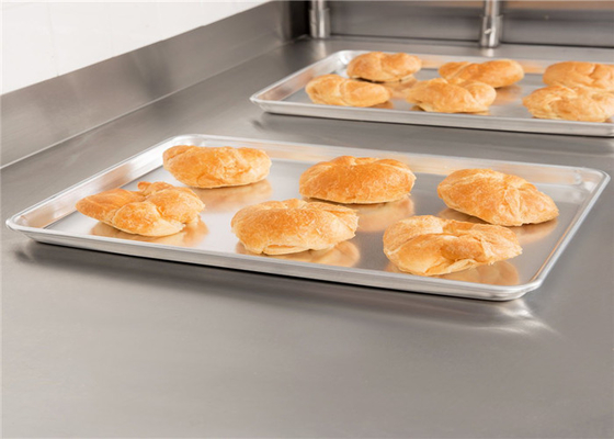 RK Bakeware China Foodservice NSF 1/2 Size Aluminium Bread Baking Tray Bun / Aluminium Sheet Pan Wire In Rim 18&quot; X 13&quot;