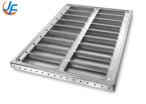 RK Bakeware China Foodservice 41053 Chicago Metallic Glazed Aluminized Steel Blunt End Hoagie Bun Pan Tray