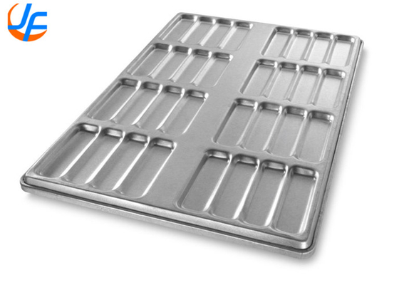RK Bakeware China Foodservice 41053 Chicago Metallic Glazed Aluminized Steel Blunt End Hoagie Bun Pan Tray