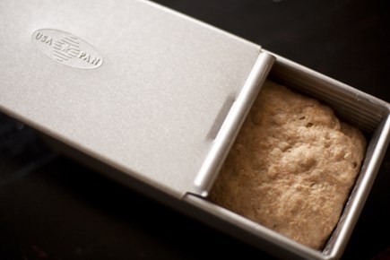 RK Bakeware China Foodservice NSF 750g Aluminum Pullman Bread Pan Drop On Bread Pan Lid Pullman Loaf Pan For Industry