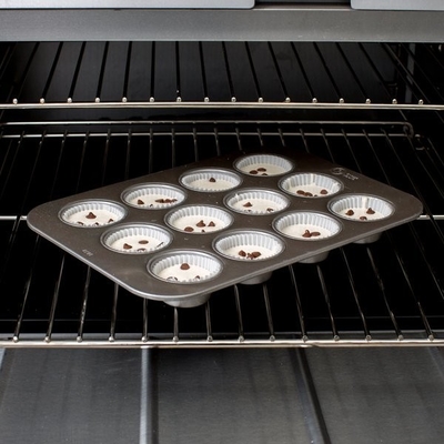 RK Bakeware China-12 Compartment Fluted 1.5mm Muffin Baking Pan Glazed Aluminized Steel