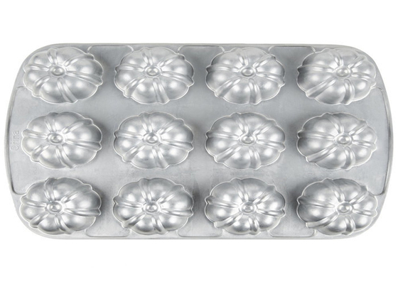 RK Bakeware China Foodservice NSF 12 Compartment Bundtlette Aluminum Muffin Cake Pan Commercial Grade