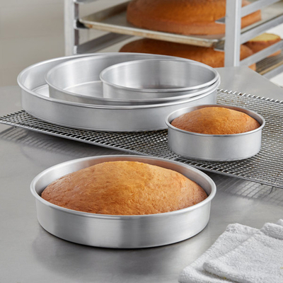                  Deep Round Cake Pan-Removable Bottom             